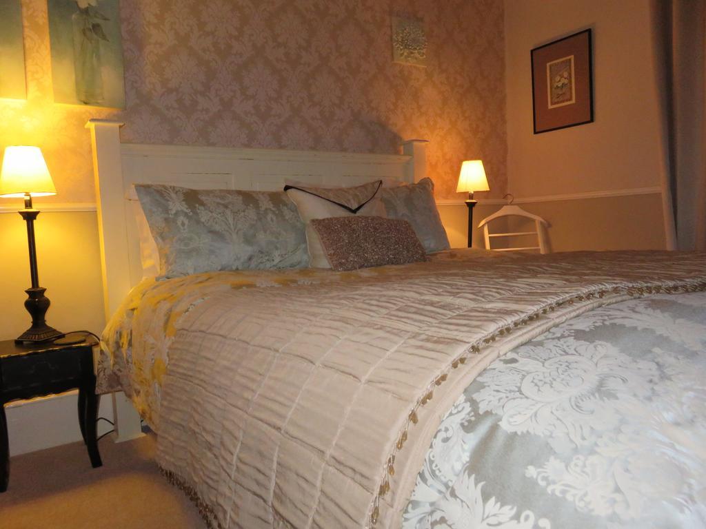 Number Five Bed & Breakfast Gosport Экстерьер фото