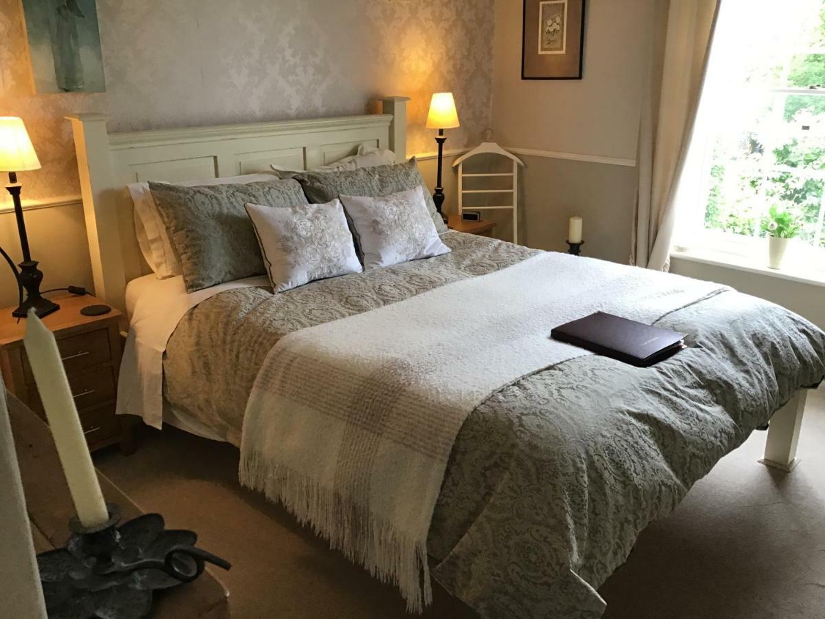 Number Five Bed & Breakfast Gosport Экстерьер фото